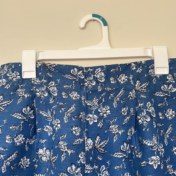 Loft pull on floral shorts. Sz. S. - Picture 5 of 9